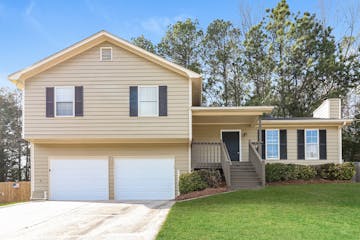 211 HAMPTON DR DALLAS, GA 30132